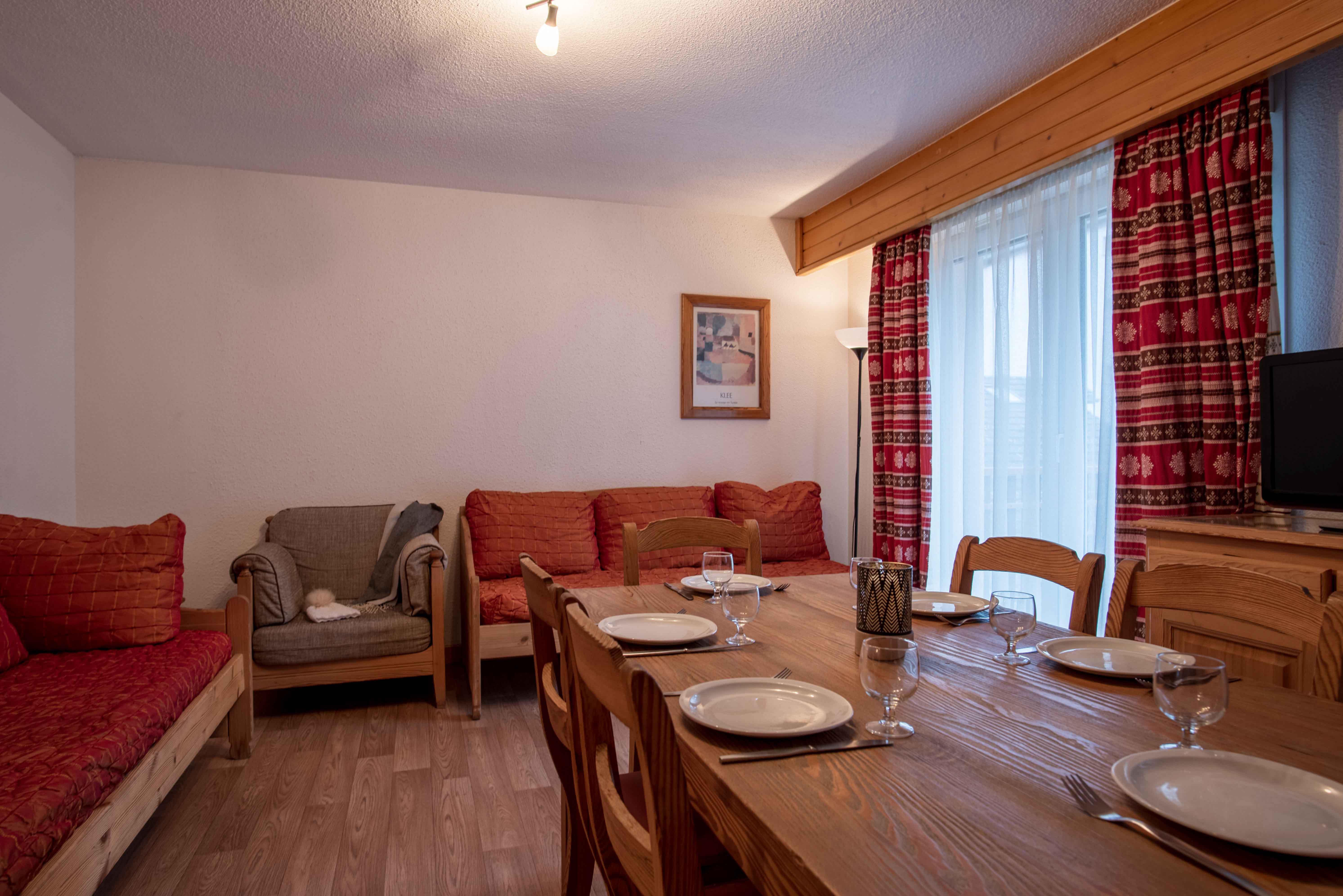 https://eureca-dev.alpine-collection.co/storage/app/media/Appartements/Appartement-Superieur-x6p/Eureca-B70-14.jpg